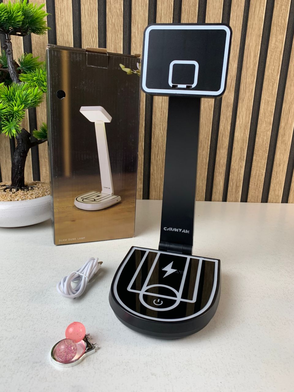 مصباح مكتب وشاحن لاسلكي 15 واط